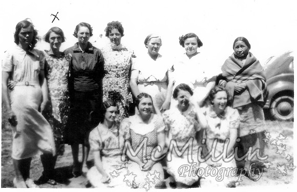 1930ish Lillie Owen (x) with quilters