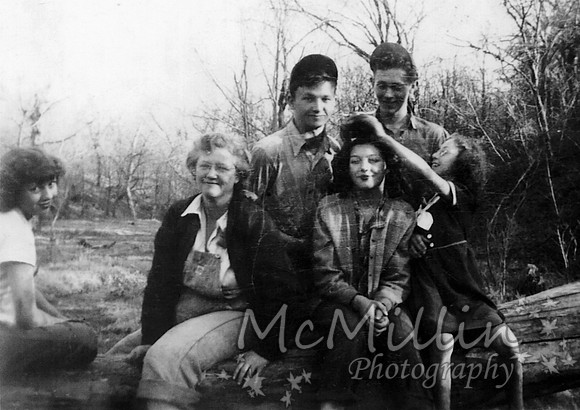 1946ish Lois Velma and Walter Owen and Weavers