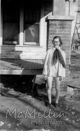 1952ish Lois Owen at home no pants