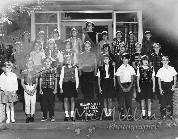1967 picture of my fifth grade class Wiggley