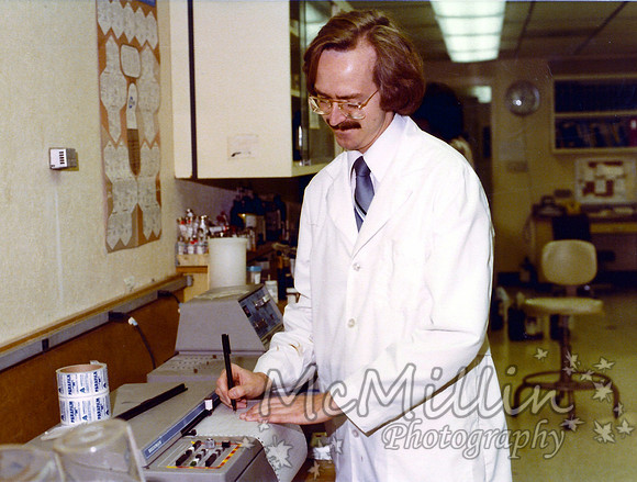 1979 Med Arts Lab Gordon on UV Vis spec