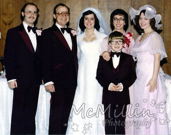 1979 Pams wedding w whole family