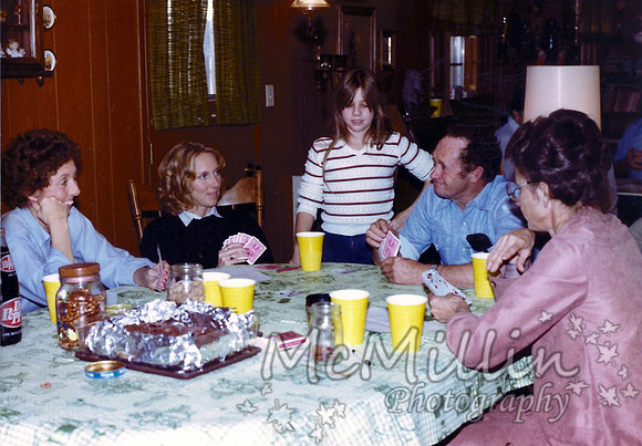 1981 Xmas Velma Debbie Cheryl Walt Jean
