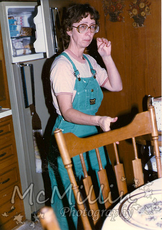 1984 Christmas mom